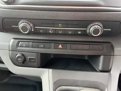 Vauxhall Vivaro Turbo D 2700 Dynamic - U15107
