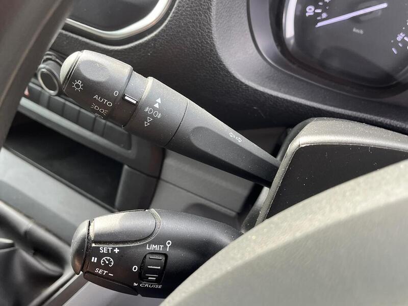 Vauxhall Vivaro Turbo D 2700 Dynamic - U15107