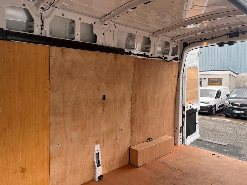 Ford Transit 350 EcoBlue Leader - U15110