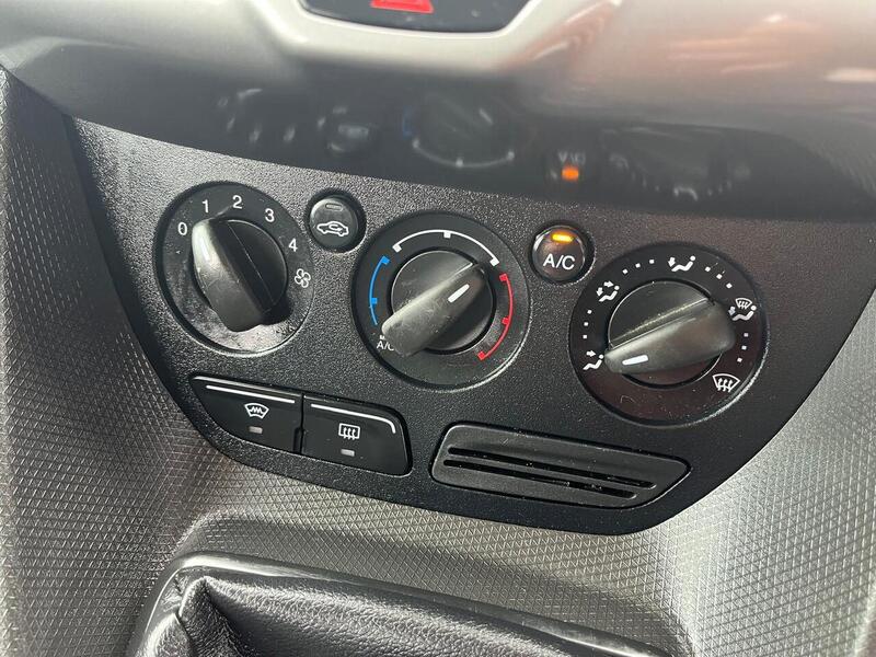 Ford Transit Connect TDCi 220 Trend - U15112