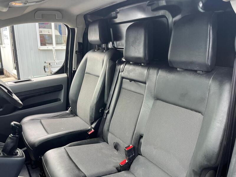 Peugeot Expert BlueHDi 1200 Professional - U15117