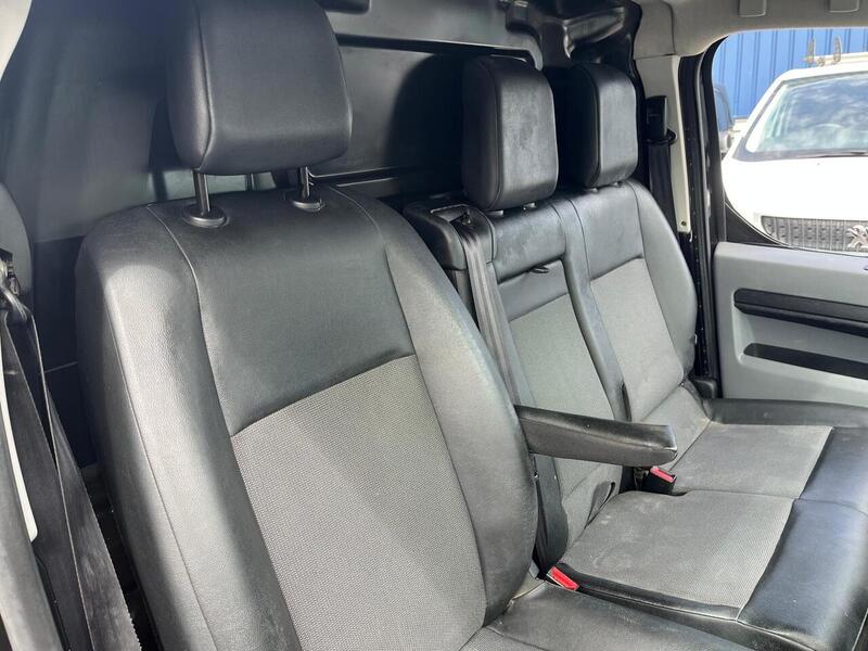 Peugeot Expert BlueHDi 1200 Professional - U15117