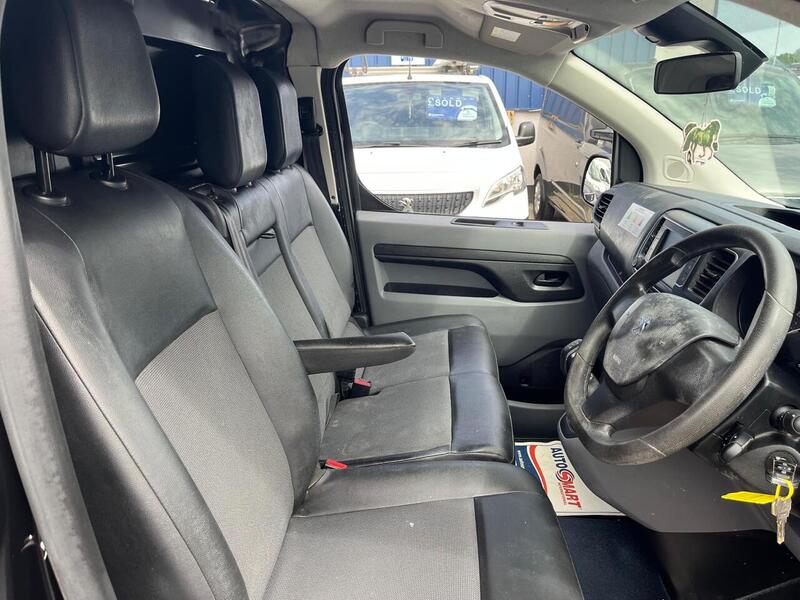 Peugeot Expert BlueHDi 1200 Professional - U15117