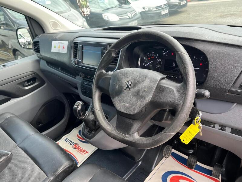 Peugeot Expert BlueHDi 1200 Professional - U15117