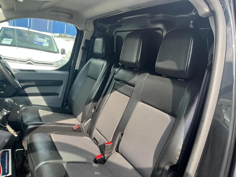 Peugeot Expert BlueHDi 1200 Professional - U15129