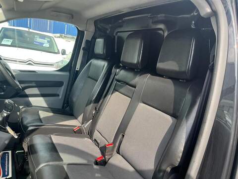 Peugeot Expert BlueHDi 1200 Professional - U15129
