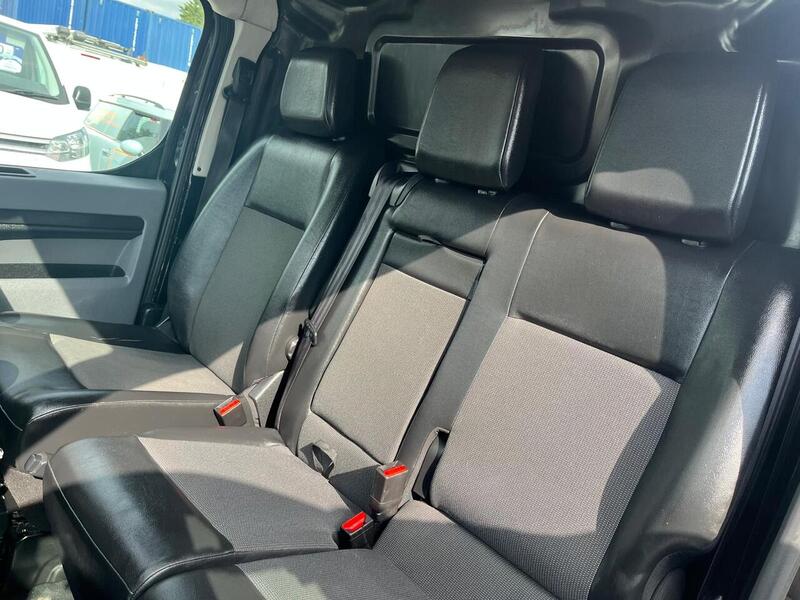 Peugeot Expert BlueHDi 1200 Professional - U15129