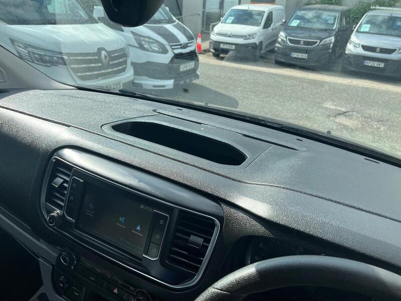 Peugeot Expert BlueHDi 1200 Professional - U15129