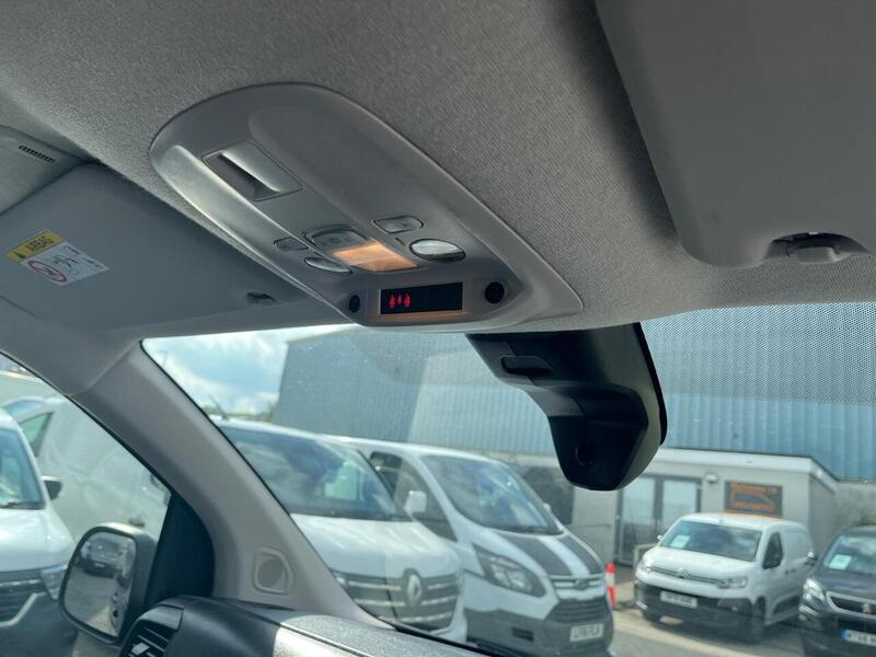 Peugeot Expert BlueHDi 1200 Professional - U15129