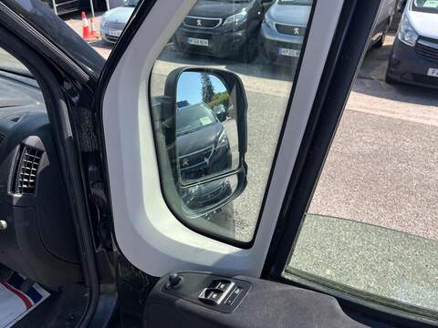 Peugeot Boxer BlueHDi 335 Professional - U15139