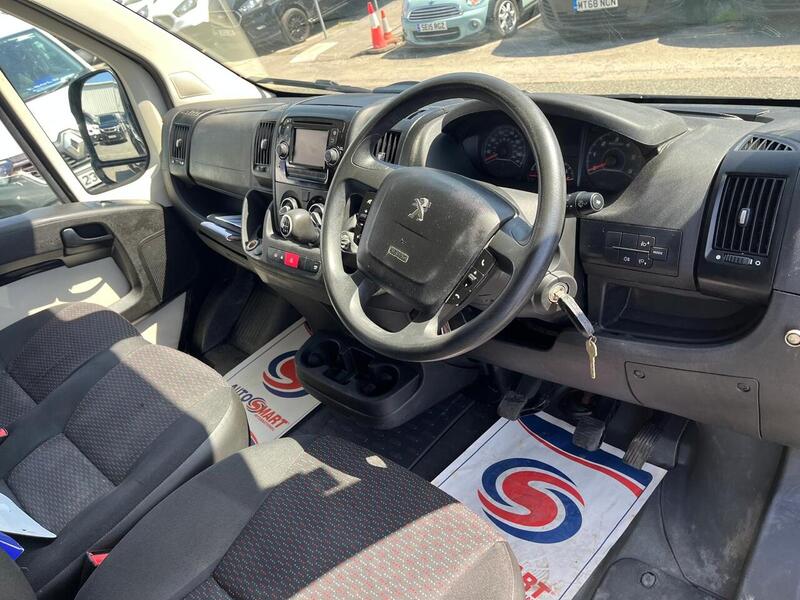 Peugeot Boxer BlueHDi 335 Professional - U15139