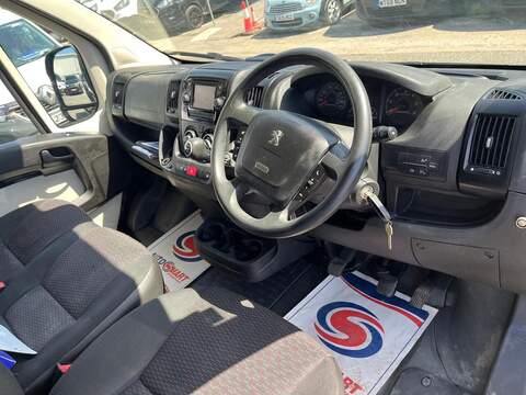 Peugeot Boxer BlueHDi 335 Professional - U15139