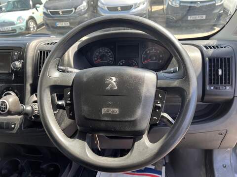 Peugeot Boxer BlueHDi 335 Professional - U15139