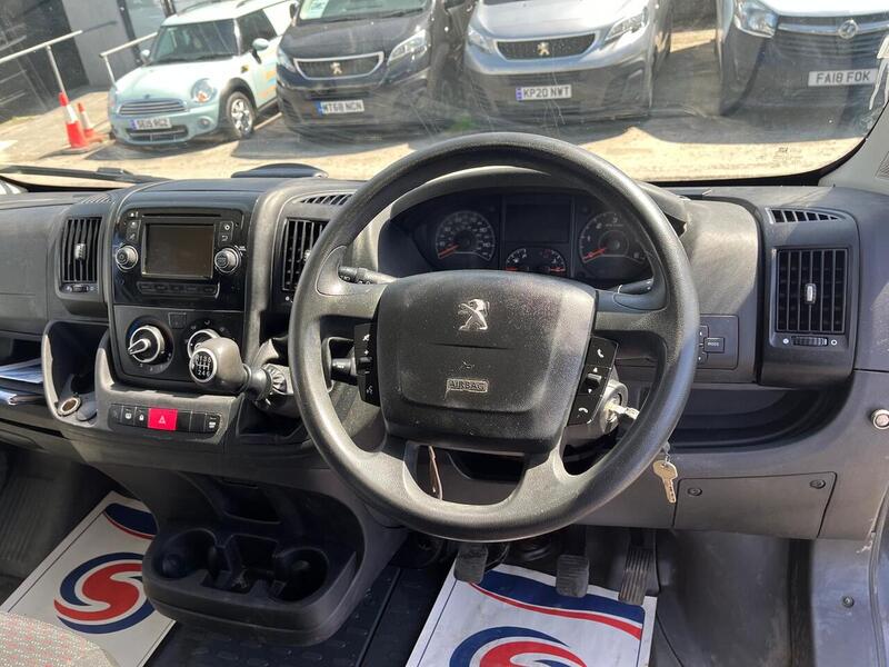 Peugeot Boxer BlueHDi 335 Professional - U15139