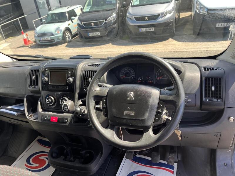 Peugeot Boxer BlueHDi 335 Professional - U15139