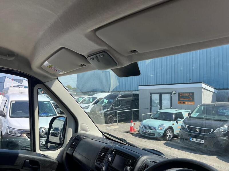 Peugeot Boxer BlueHDi 335 Professional - U15139