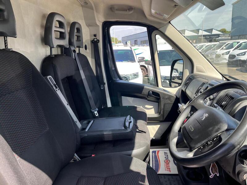 Peugeot Boxer BlueHDi 335 Professional - U15139