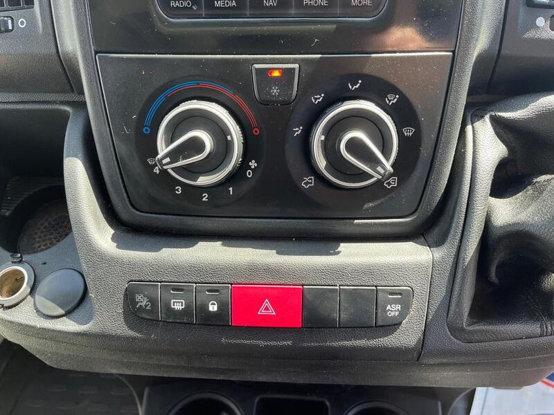 Peugeot Boxer BlueHDi 335 Professional - U15139