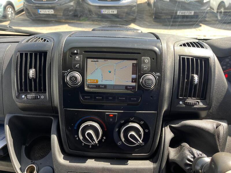 Peugeot Boxer BlueHDi 335 Professional - U15139