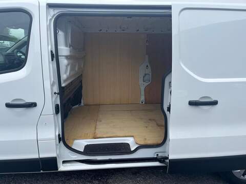 Renault Trafic dCi Blue LL30 Business+ - U15140