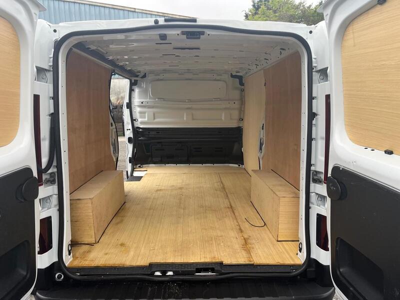 Renault Trafic dCi Blue LL30 Business+ - U15140