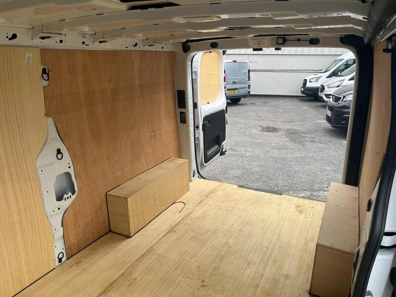 Renault Trafic dCi Blue LL30 Business+ - U15140