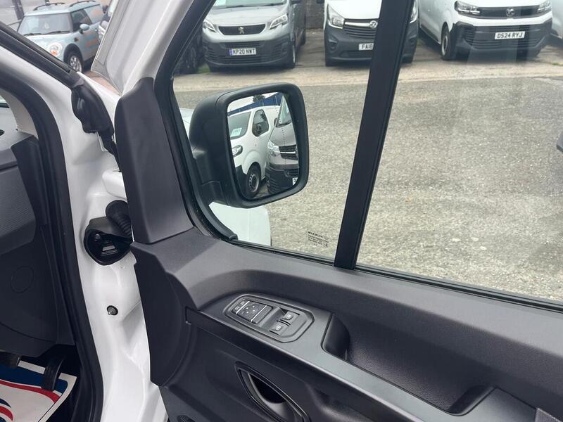 Renault Trafic dCi Blue LL30 Business+ - U15140