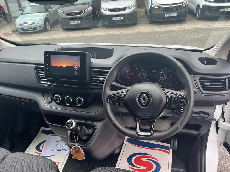 Renault Trafic dCi Blue LL30 Business+ - U15140