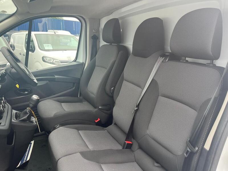 Renault Trafic dCi Blue LL30 Business+ - U15140