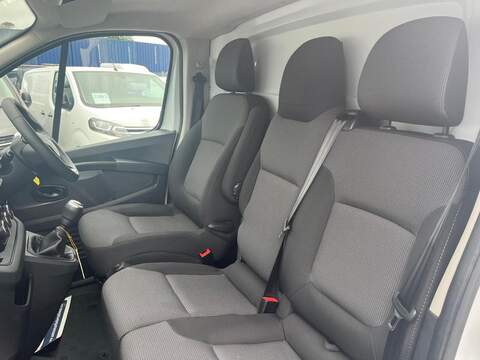 Renault Trafic dCi Blue LL30 Business+ - U15140