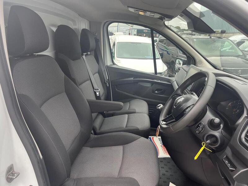 Renault Trafic dCi Blue LL30 Business+ - U15140