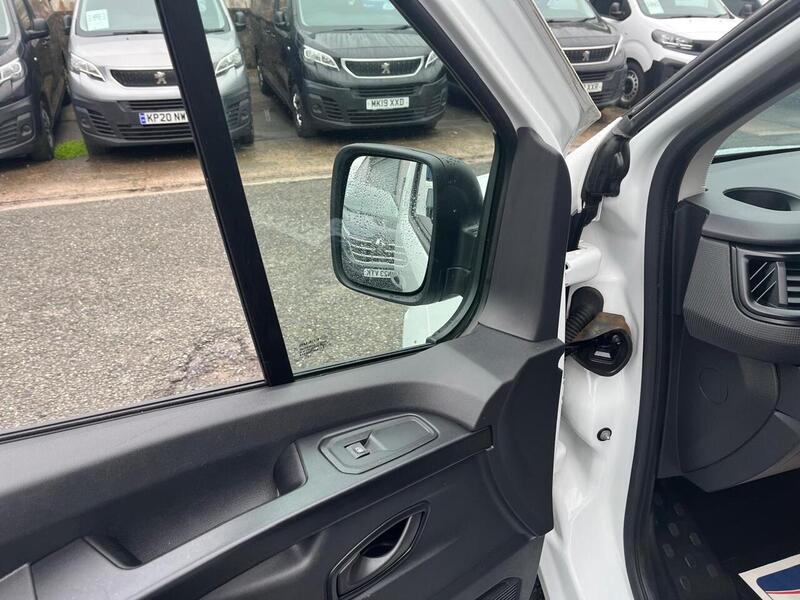 Renault Trafic dCi Blue LL30 Advance - U15144
