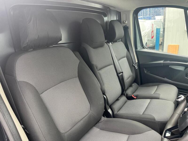 Renault Trafic dCi Blue LL30 Business+ - U15151