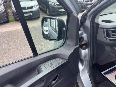 Renault Trafic dCi Blue SL28 Business+ - U15152