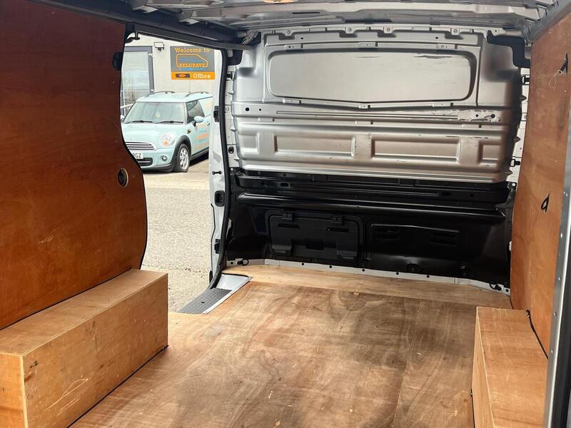 Renault Trafic dCi Blue SL28 Business+ - U15152