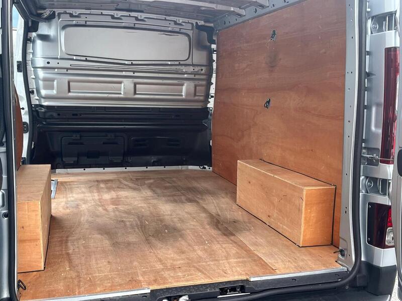 Renault Trafic dCi Blue SL28 Business+ - U15152