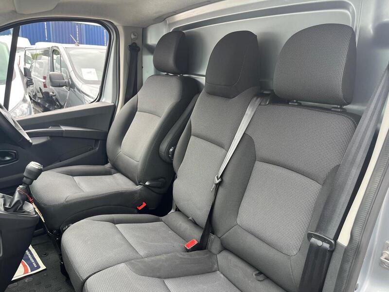 Renault Trafic dCi Blue SL28 Business+ - U15152