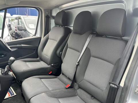 Renault Trafic dCi Blue SL28 Business+ - U15152