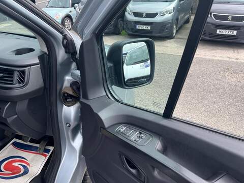 Renault Trafic dCi Blue SL28 Business+ - U15152