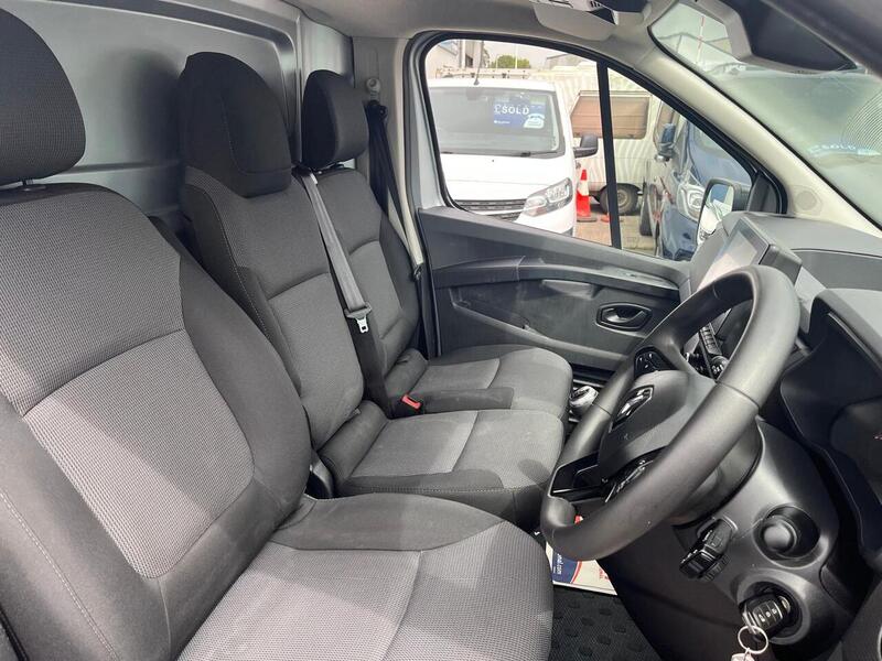 Renault Trafic dCi Blue SL28 Business+ - U15152