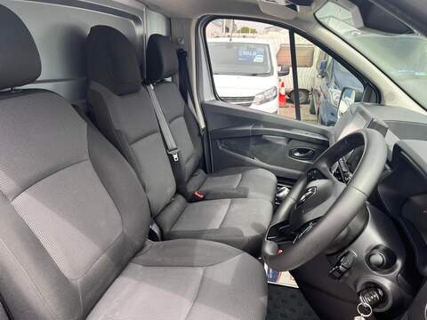 Renault Trafic dCi Blue SL28 Business+ - U15152