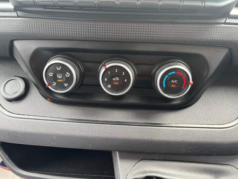 Renault Trafic dCi Blue SL28 Business+ - U15152