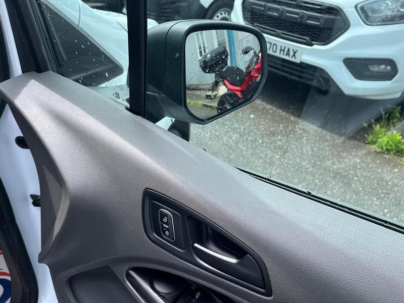 Ford Transit Connect 200 EcoBlue Leader - U15164