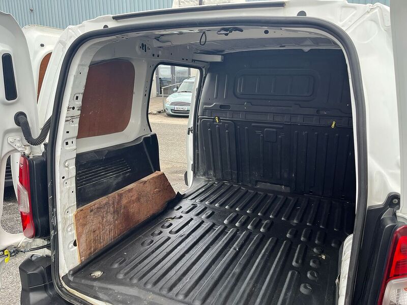 Peugeot Partner BlueHDi 1000 Professional Premium - U15165