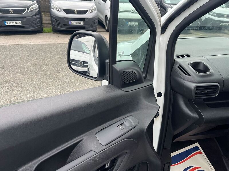 Peugeot Partner BlueHDi 1000 Professional Premium - U15165