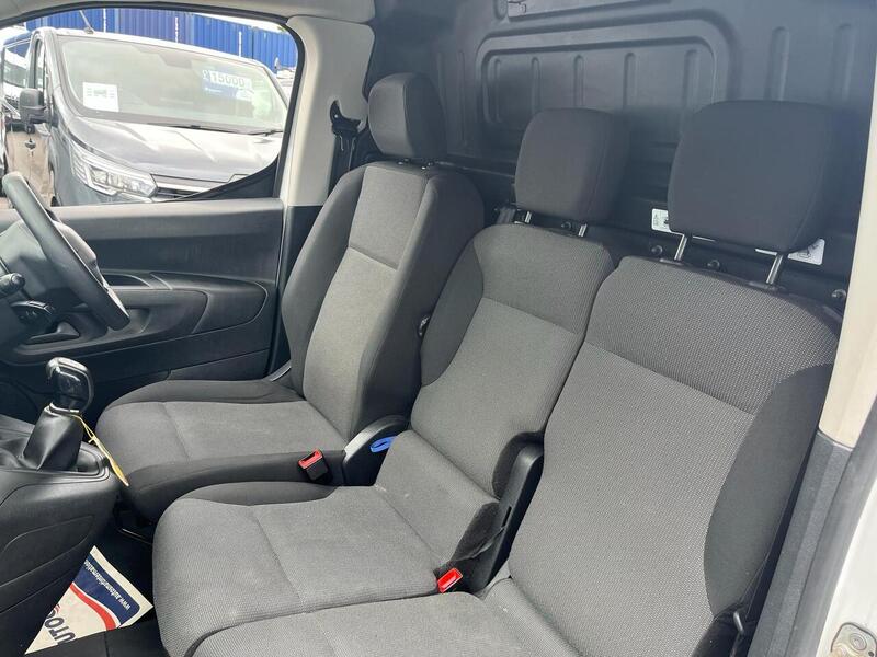 Peugeot Partner BlueHDi 1000 Professional Premium - U15165