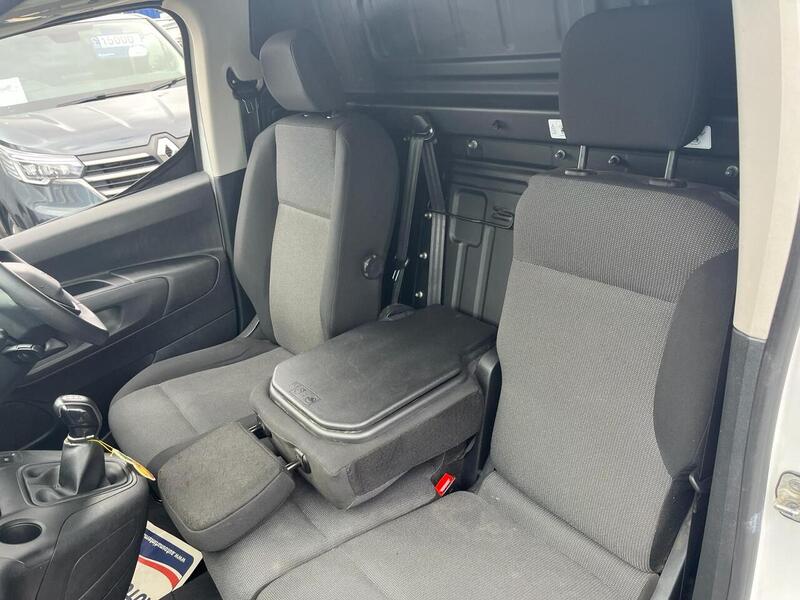 Peugeot Partner BlueHDi 1000 Professional Premium - U15165