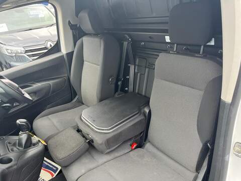 Peugeot Partner BlueHDi 1000 Professional Premium - U15165