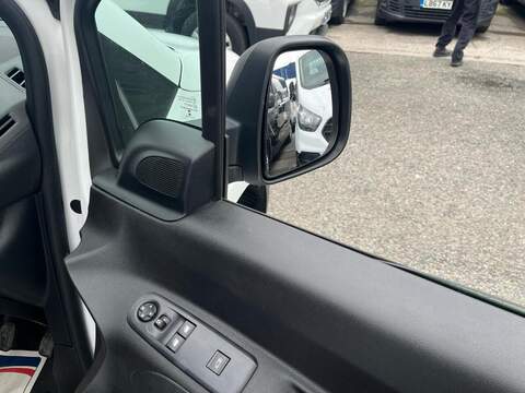 Peugeot Partner BlueHDi 1000 Professional Premium - U15165