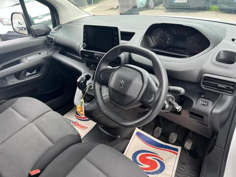 Peugeot Partner BlueHDi 1000 Professional Premium - U15165